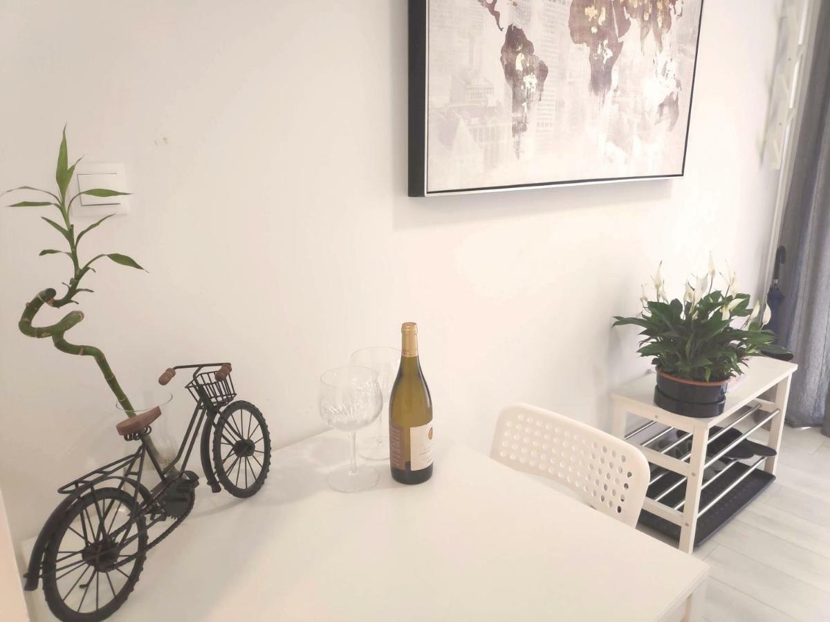 Apartment Bed & Bike